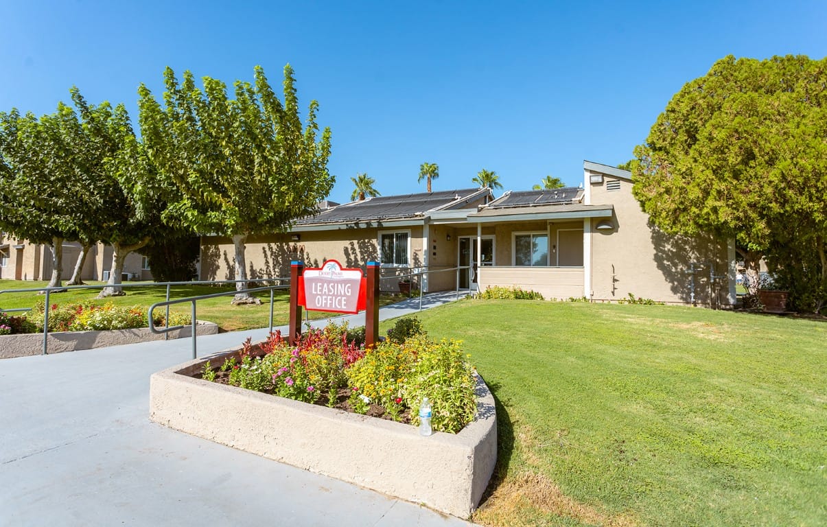 Desert Palms Apts