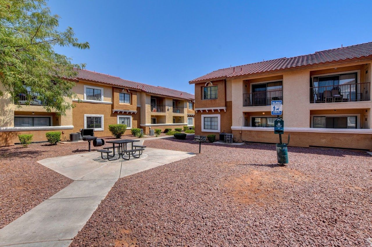 Desert View Apts
