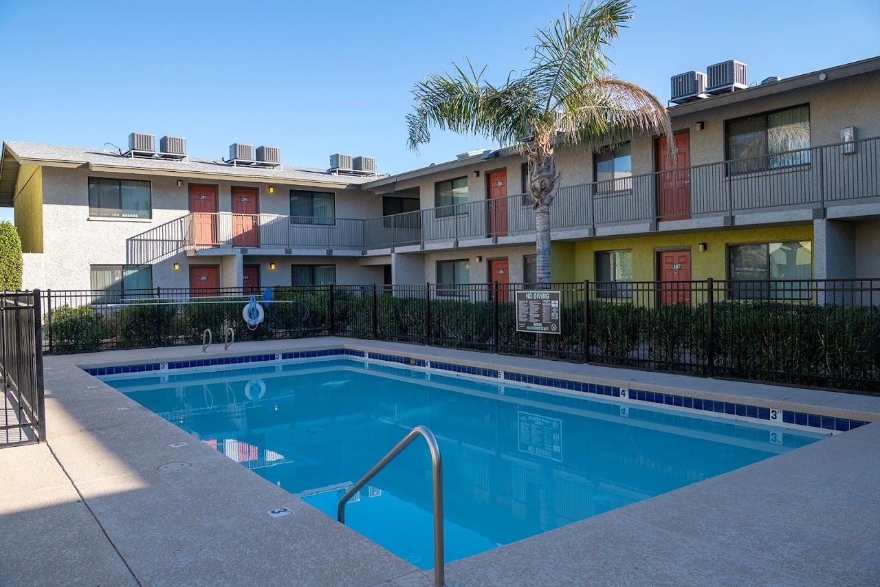 Desert Willow Apartments (Fka Arizona Sun Apartments)
