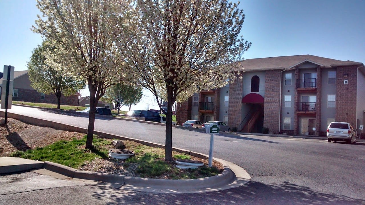 Douglas Apts