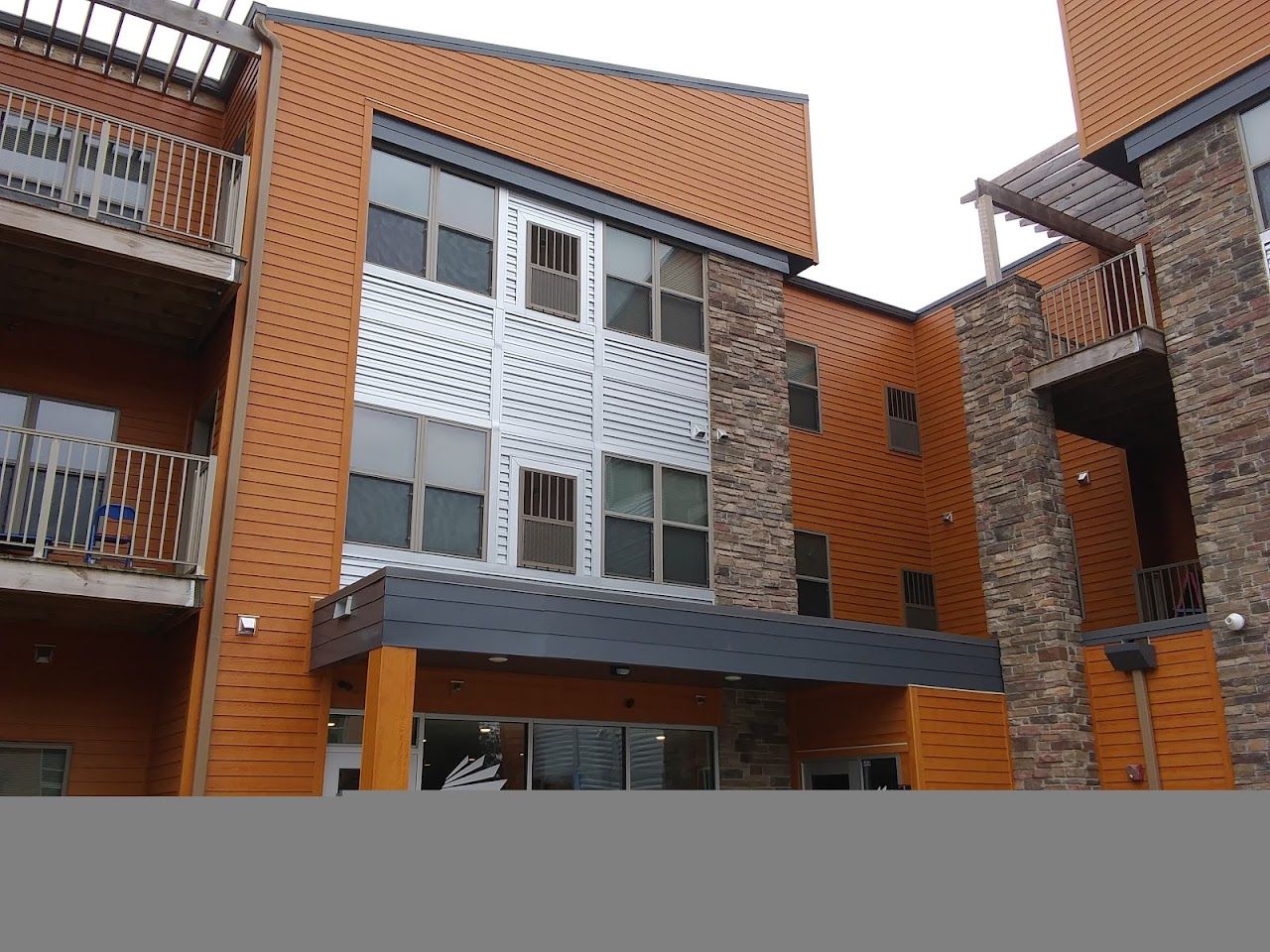 Eagle Harbor Apartments