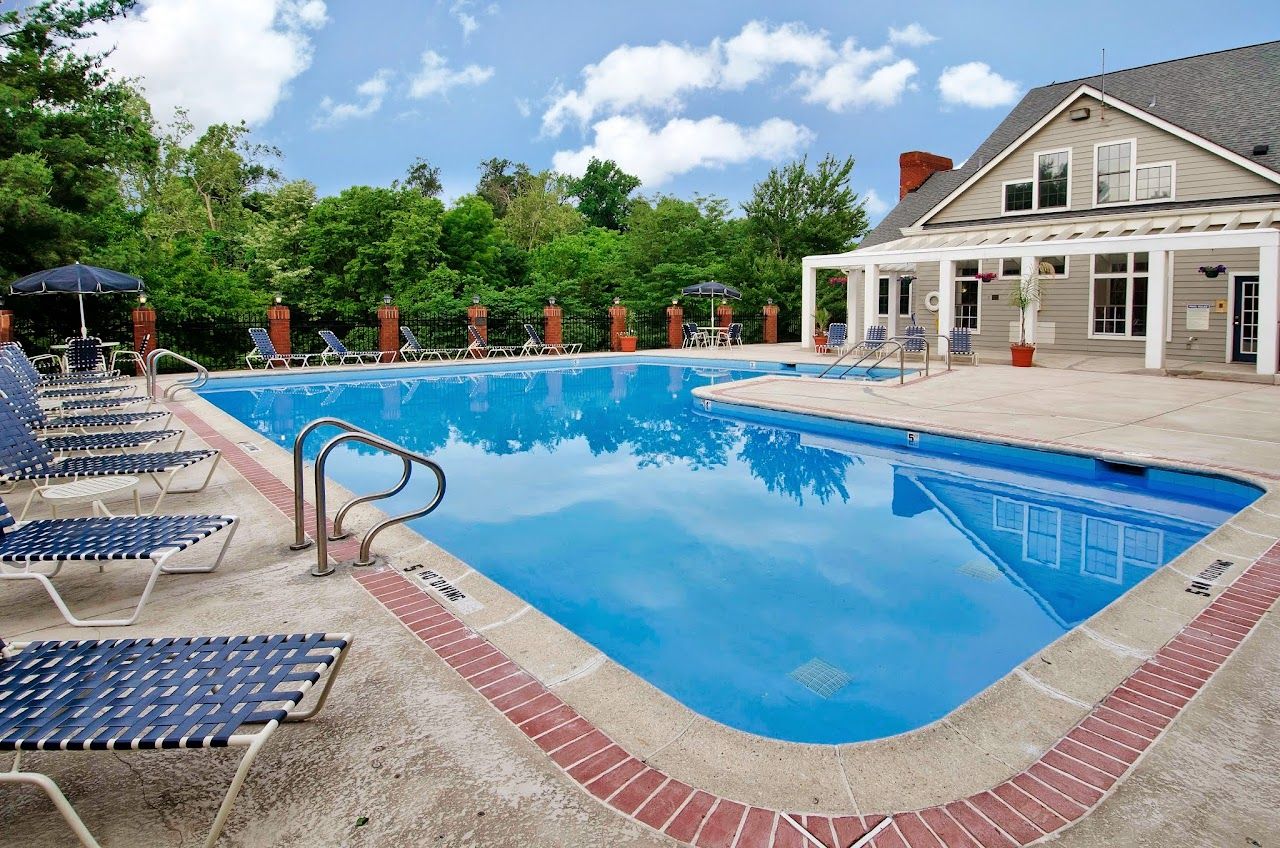 East Oak Apartments