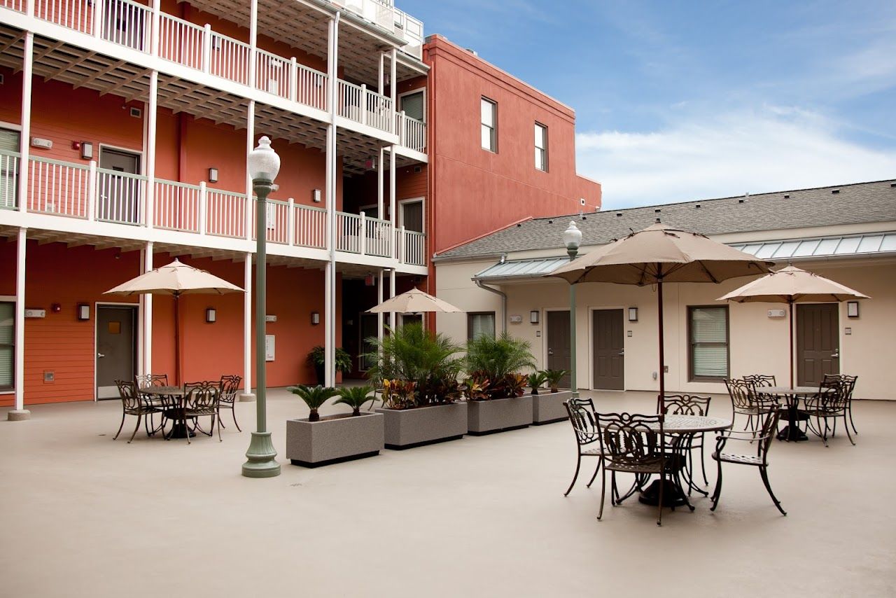Eleven 37 Apts