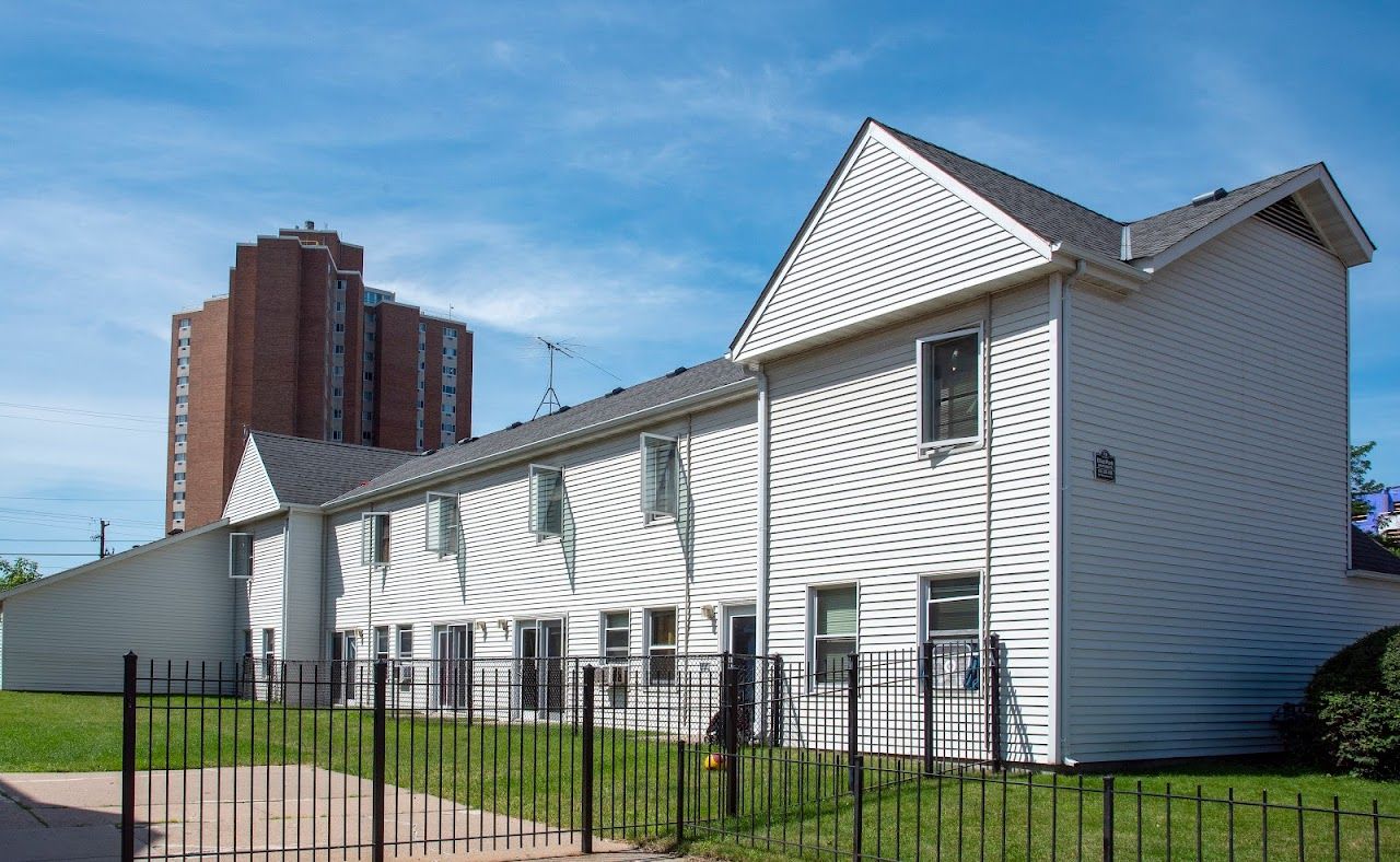 Elliot Park Apartments
