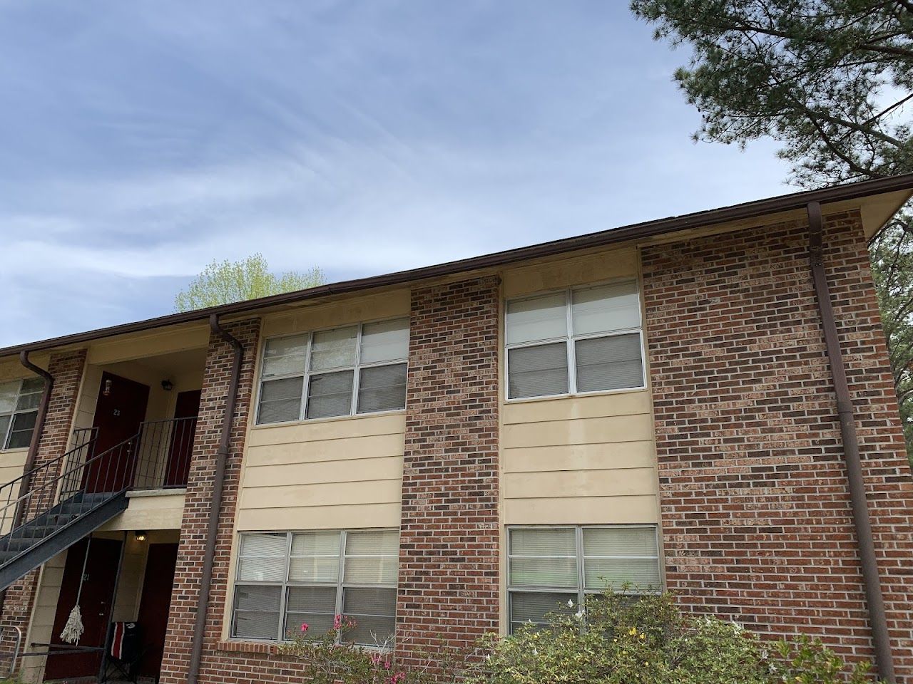 Elmwood Apts