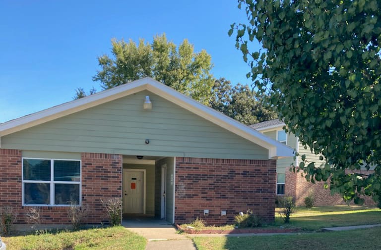 Elmwood Apts