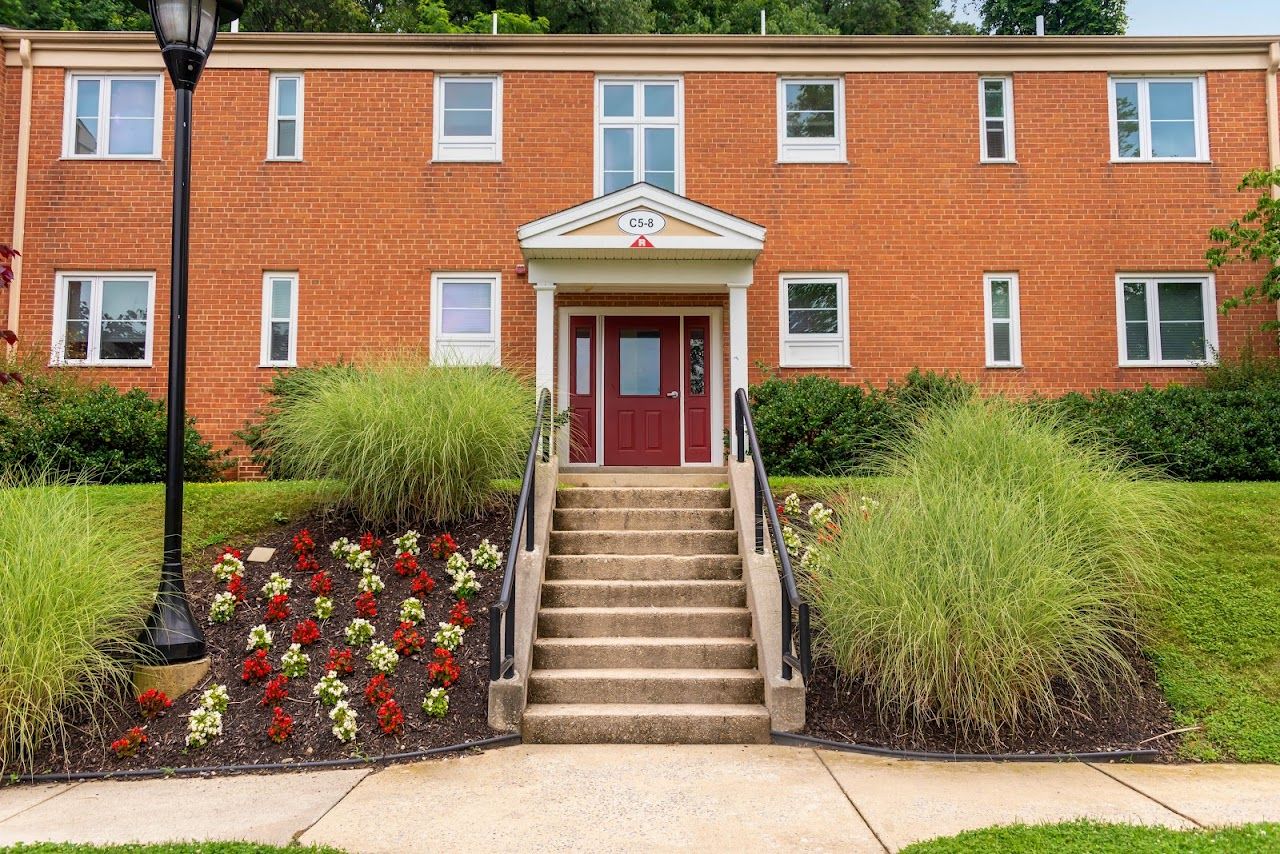 Elmwood Garden Apts