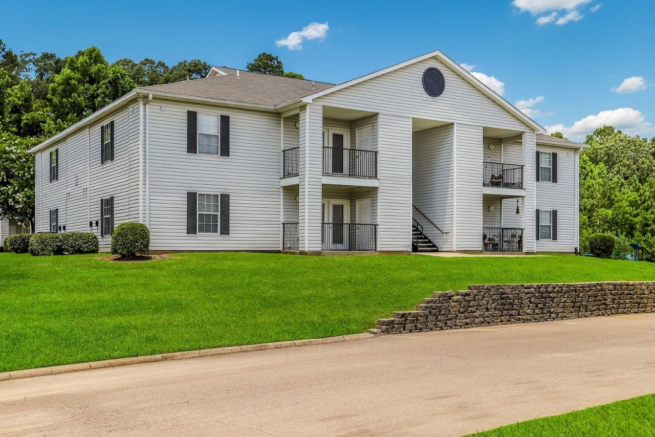 Elton Park Apts