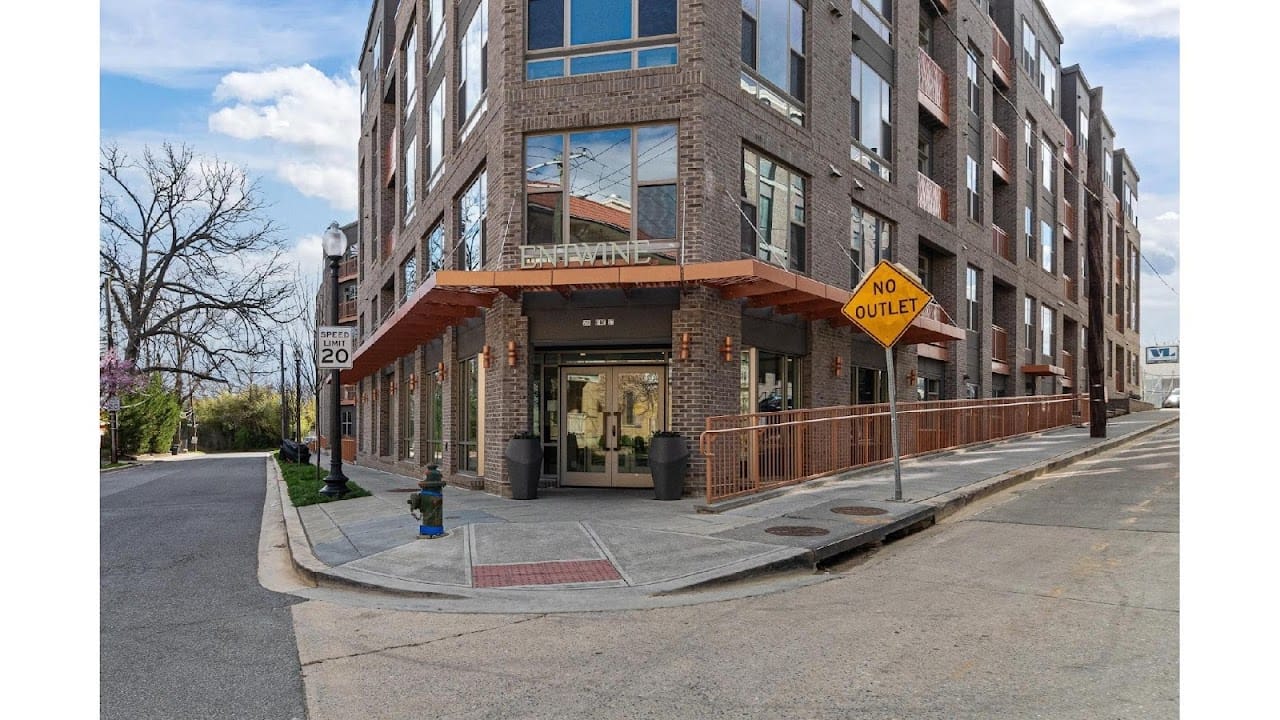 Entwine I (Aka 218 Vine Street)