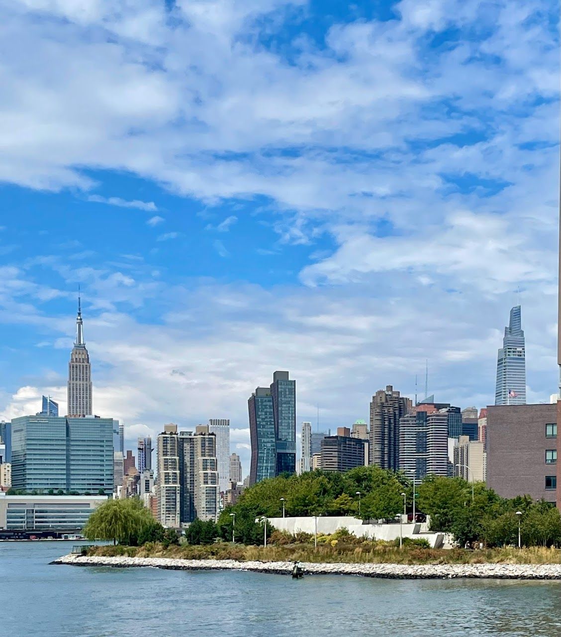 F2 Greenpoint Landing