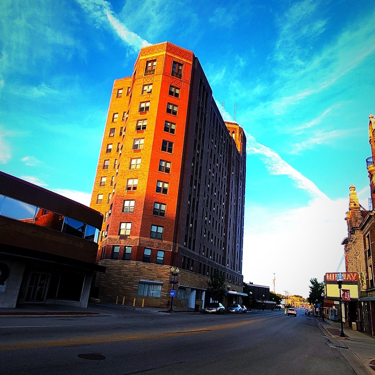 Faust Landmark Apts