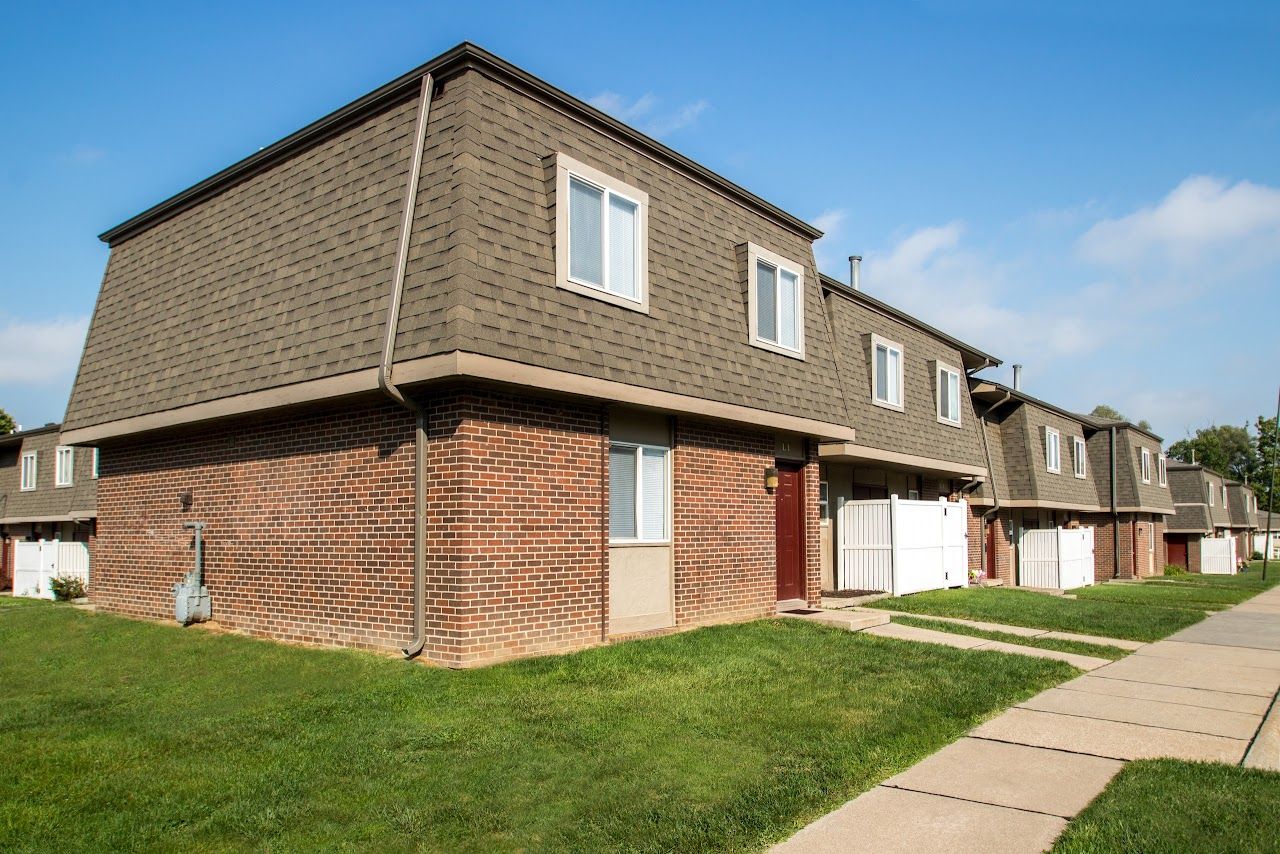 Featherstone Apts