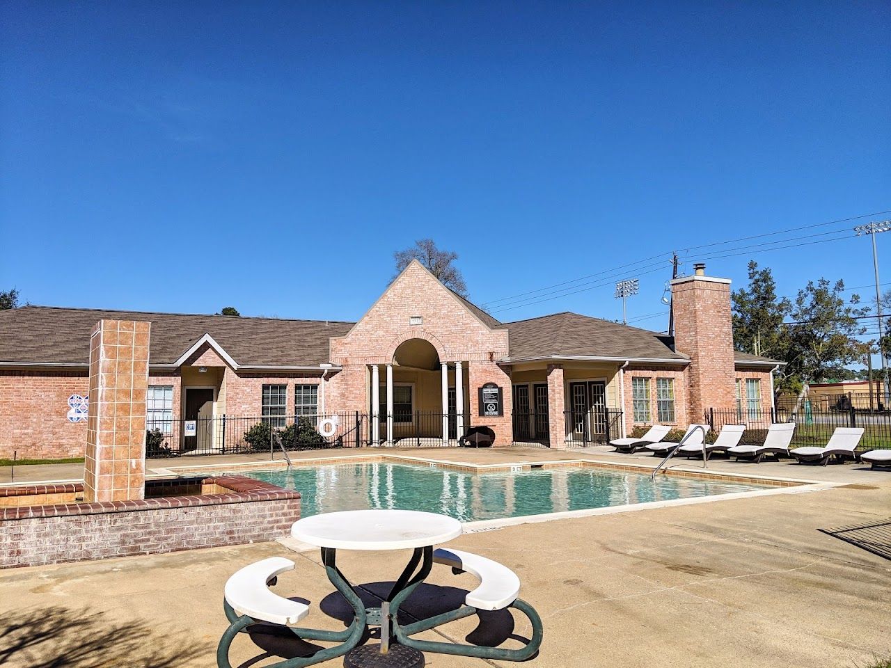 Forest Creek Apts