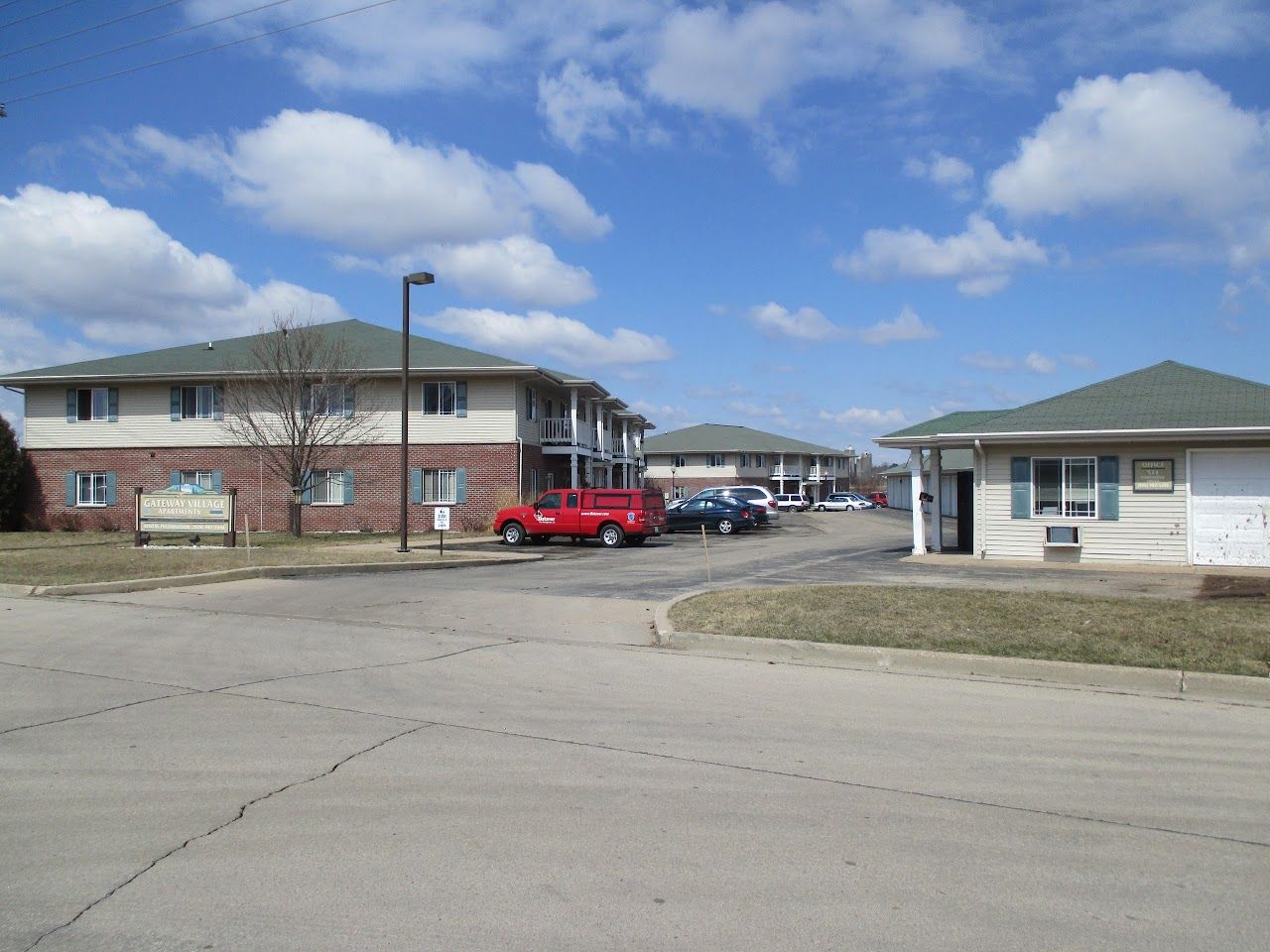 Gateway Village Apts