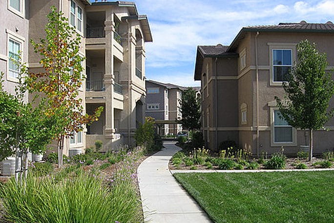 Geneva Pointe Apts