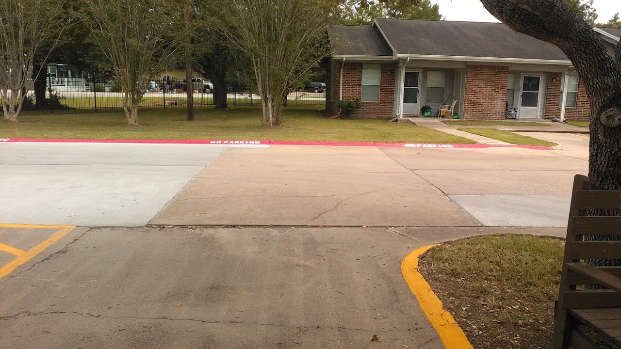 Golden Manor Apts