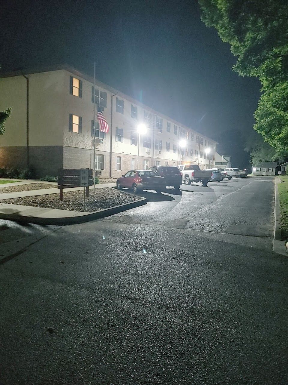 Golden Oaks Senior Apts