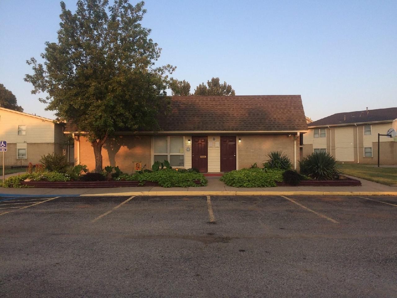 Grand Prairie Apts