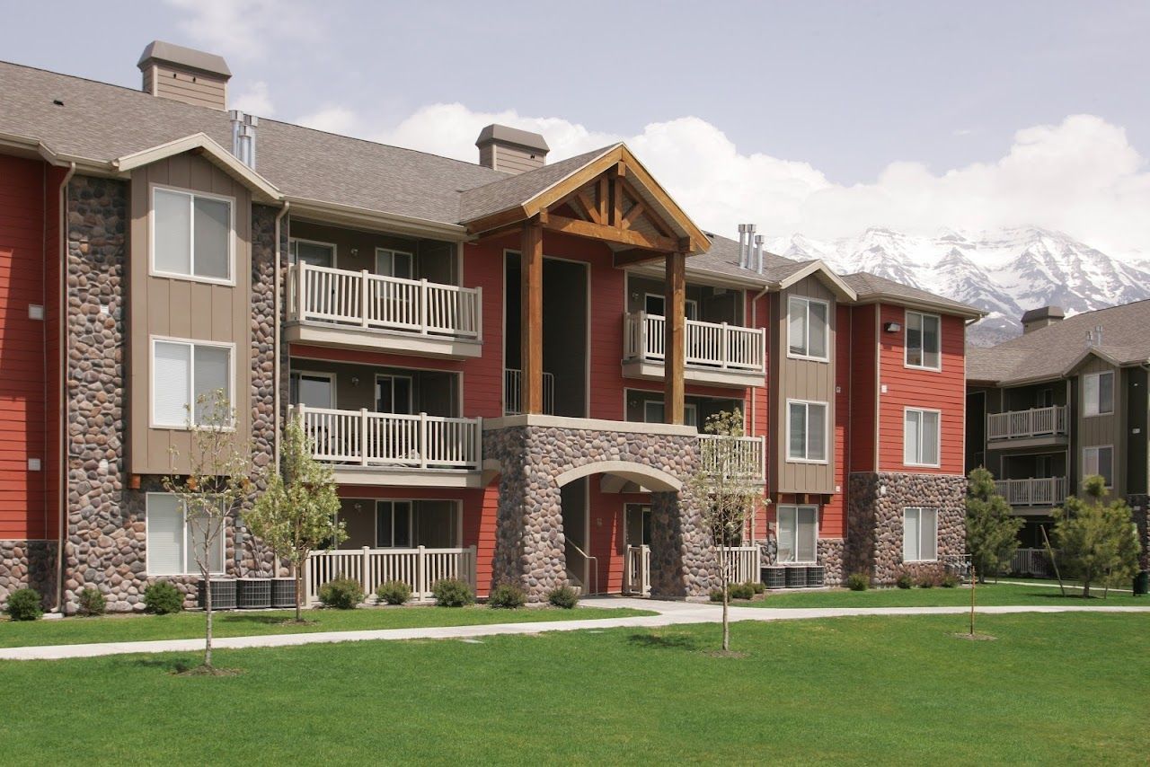 Green Grove Apts.