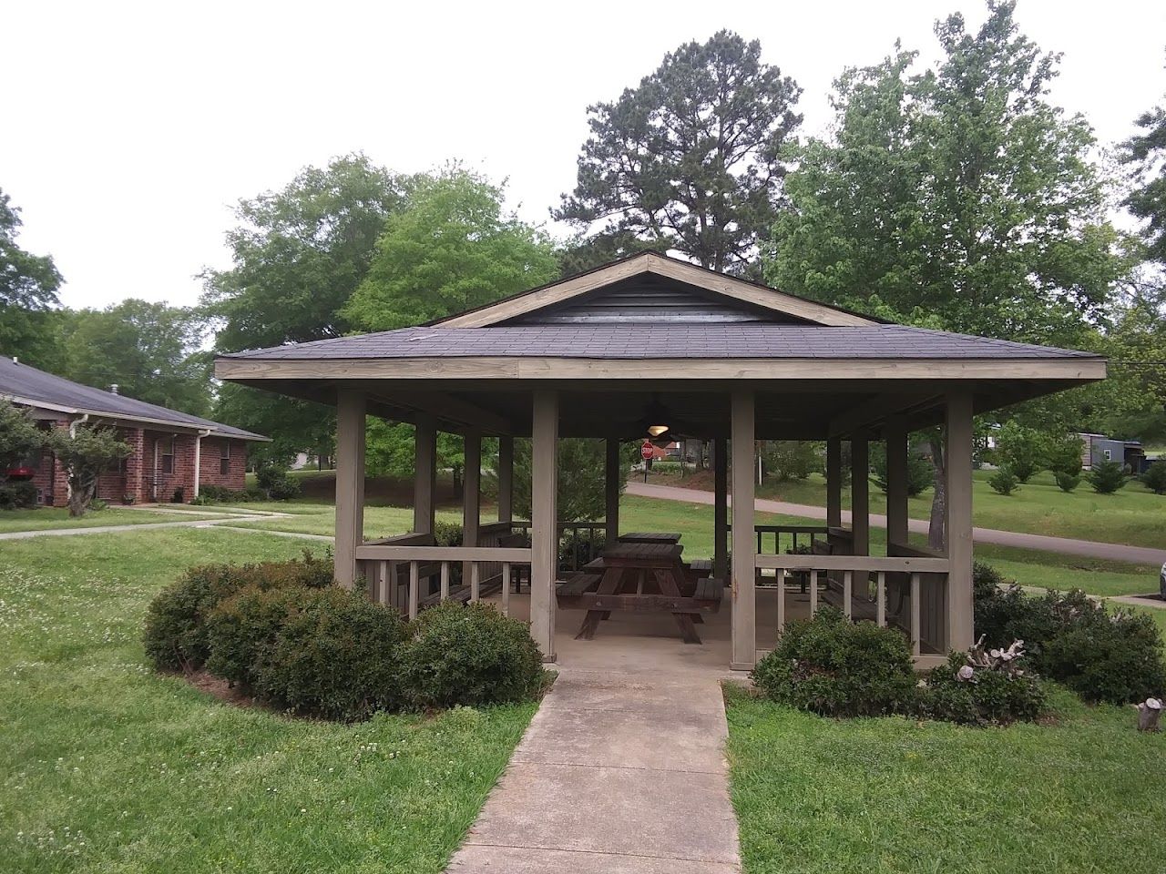 Grove Apts