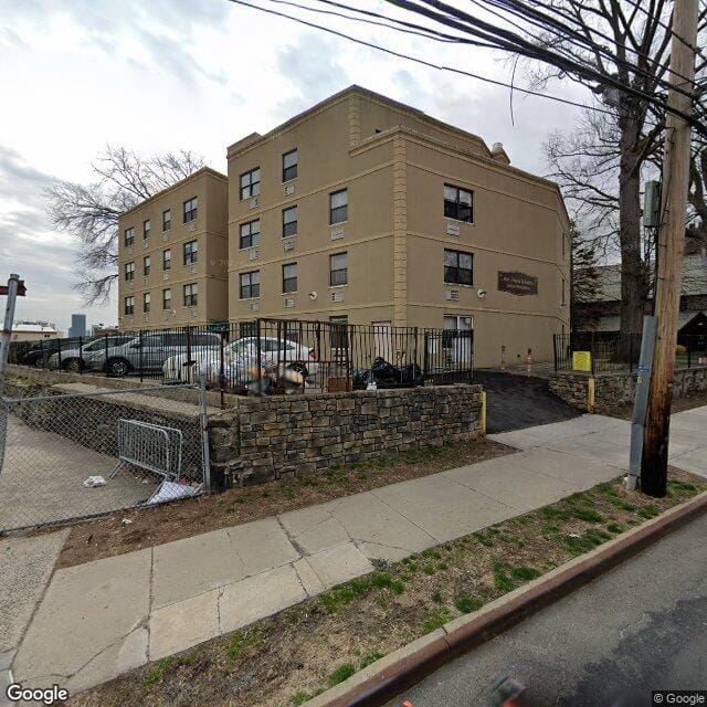 Hallets Cove Apts