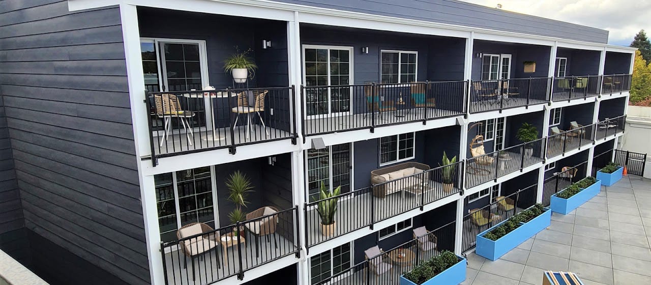 Hallmark House Apts