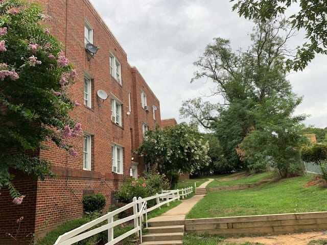 Hantiv Apartments