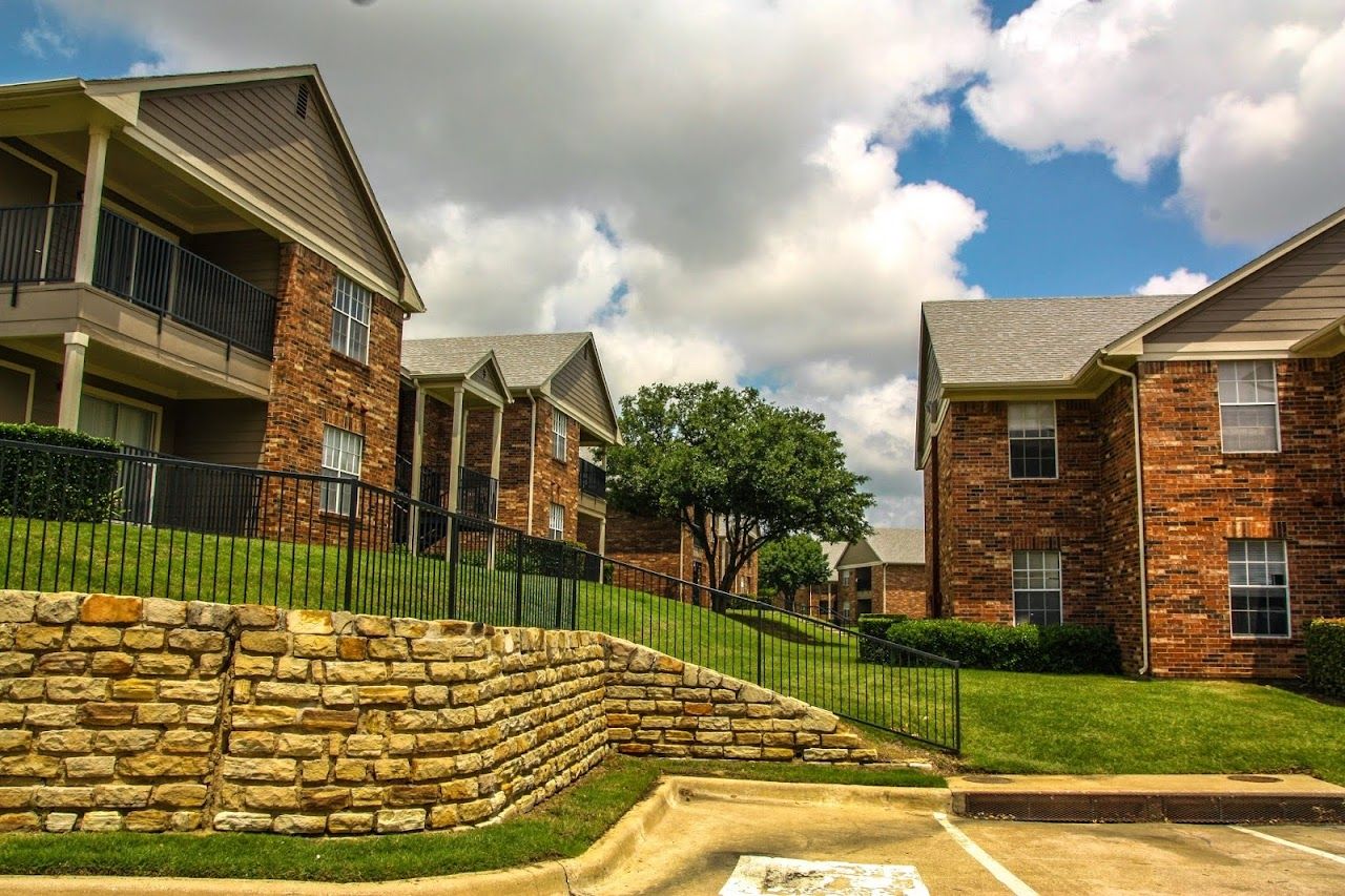 Hebron Trail Apts
