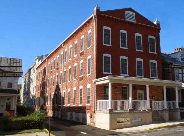 Henner Apts