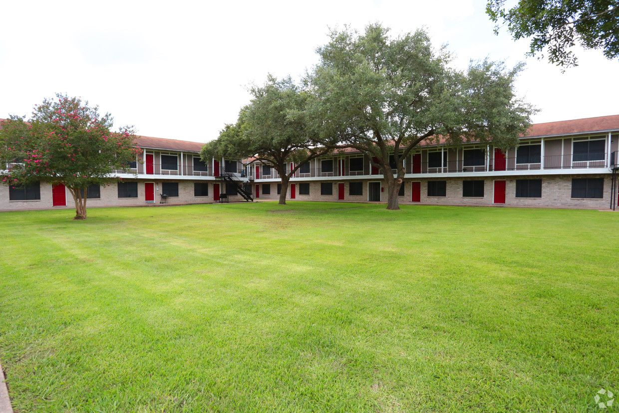 Heritage Square Apts