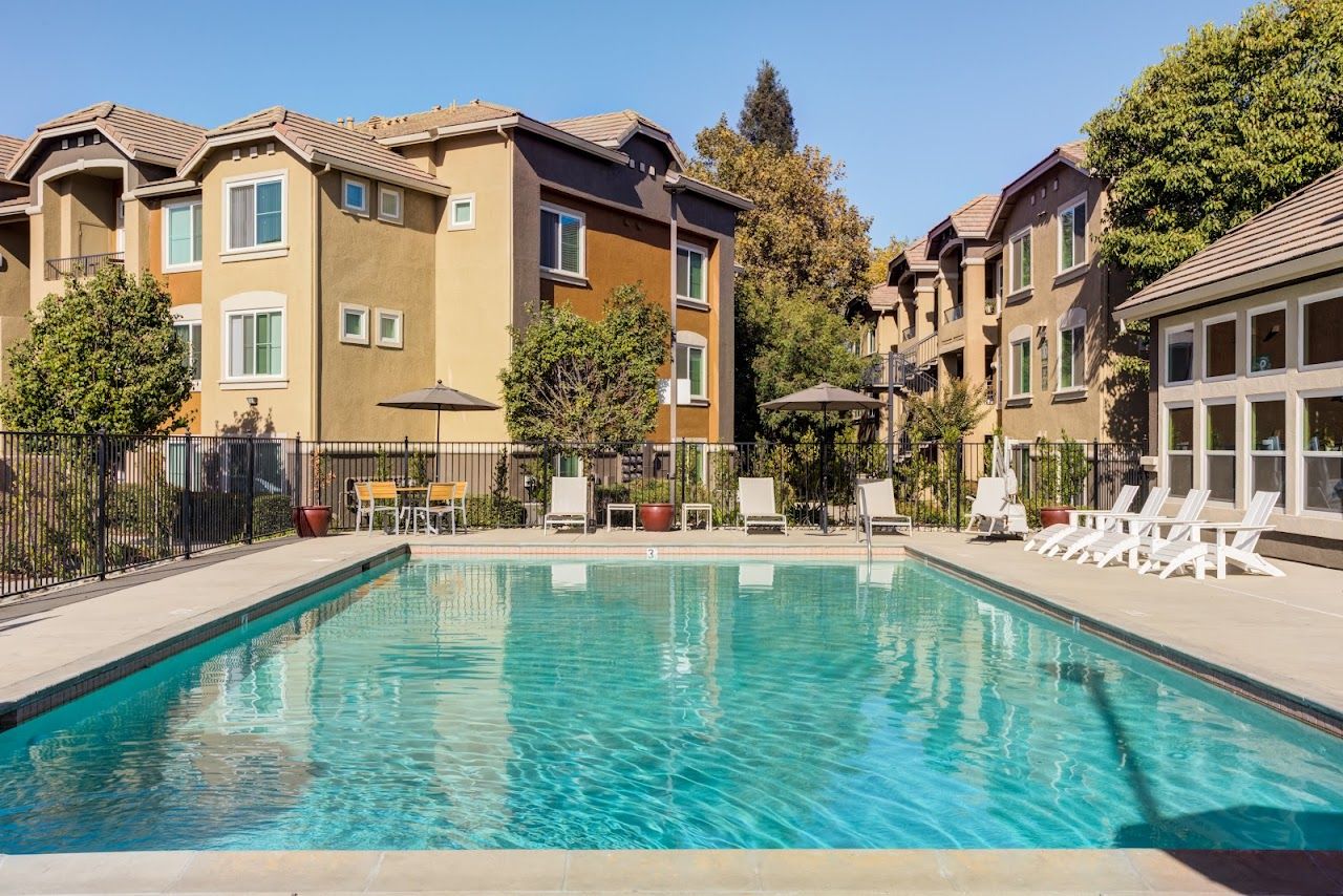 Highland Creek Apts