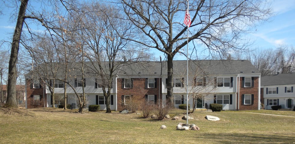 Hillsdale Gardens Apts