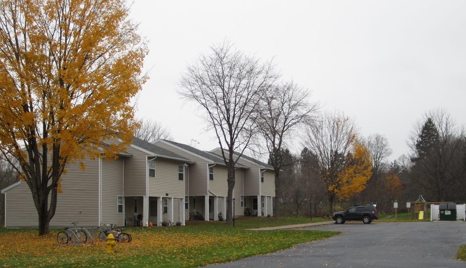 Hillside Village Apts