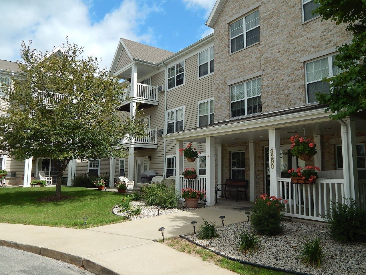 Hillside Woods Apt Homes