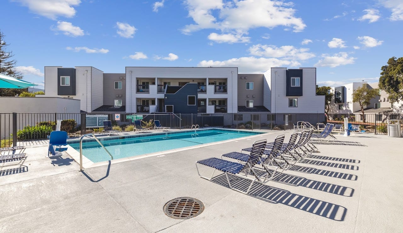 Hilltop Commons Apts