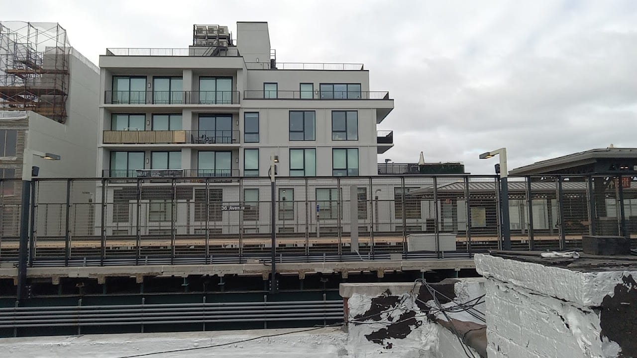Hour Apartment House Iii