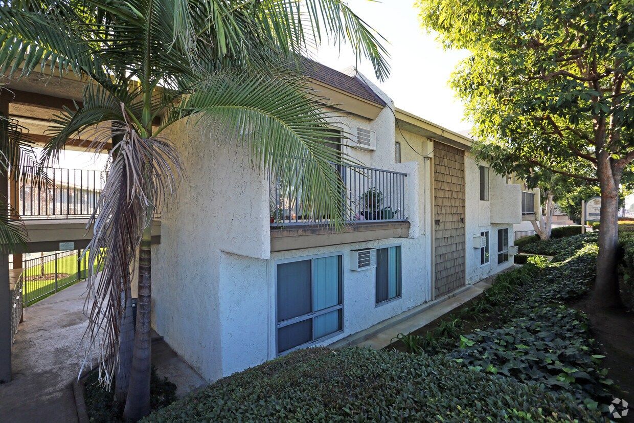 Imperial Park Apts
