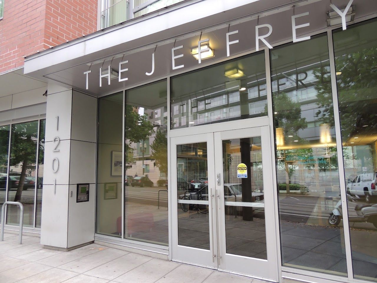 Jeffrey Apts