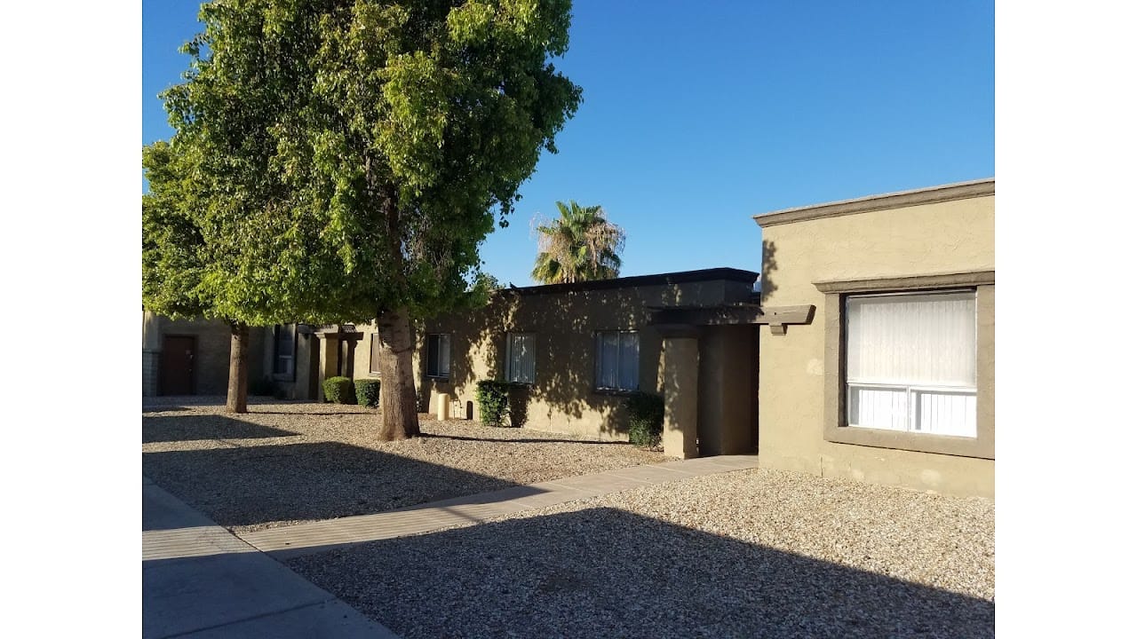 La Palmilla Apts