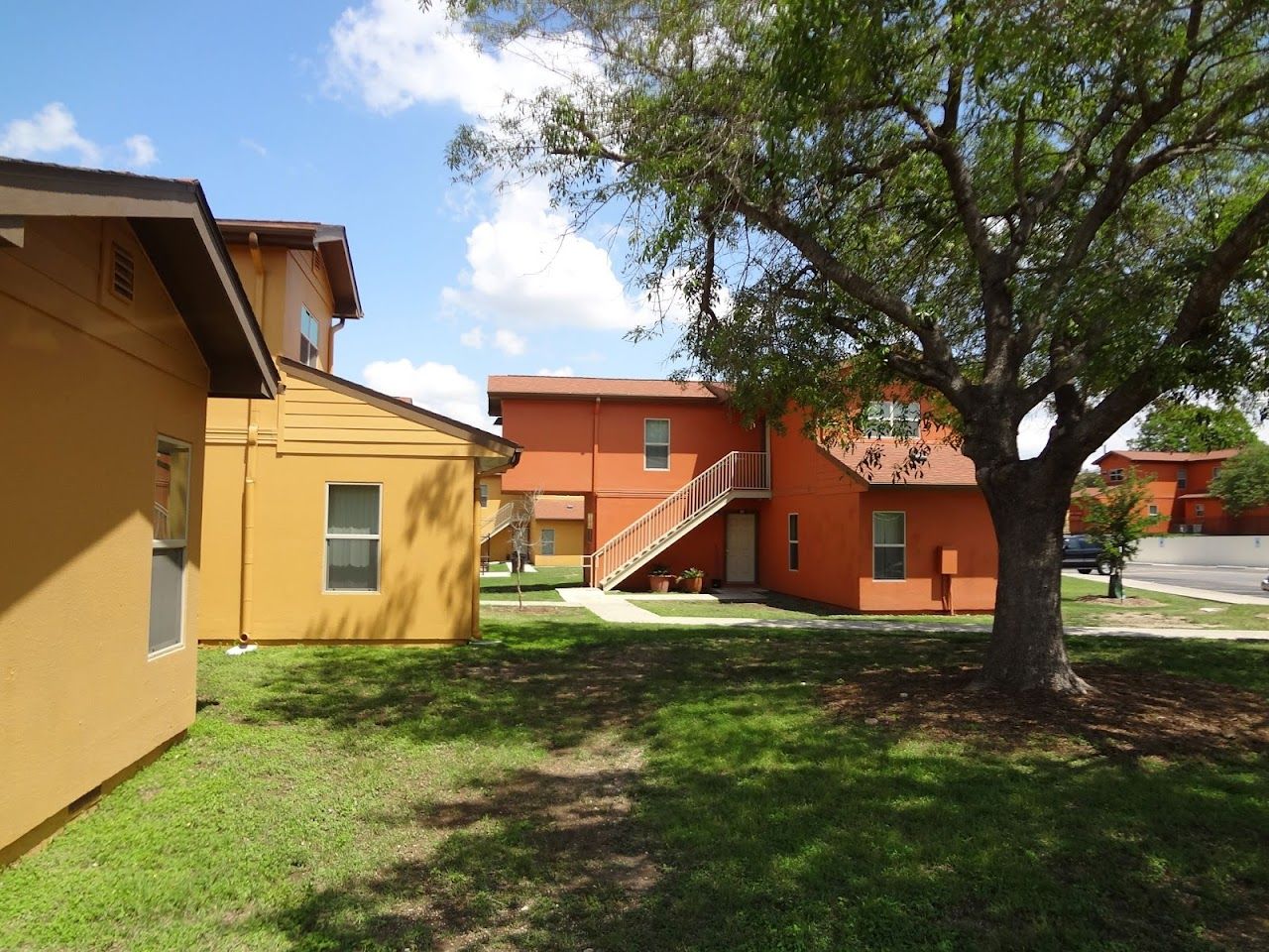 La Posada Del Rey Apts
