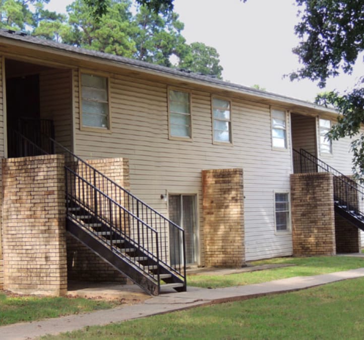 La Tierra Villa Apartments