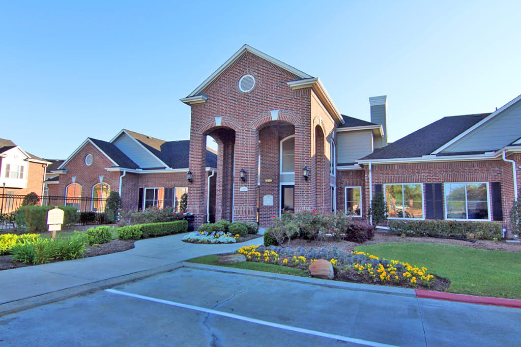 Lafayette Village Apts