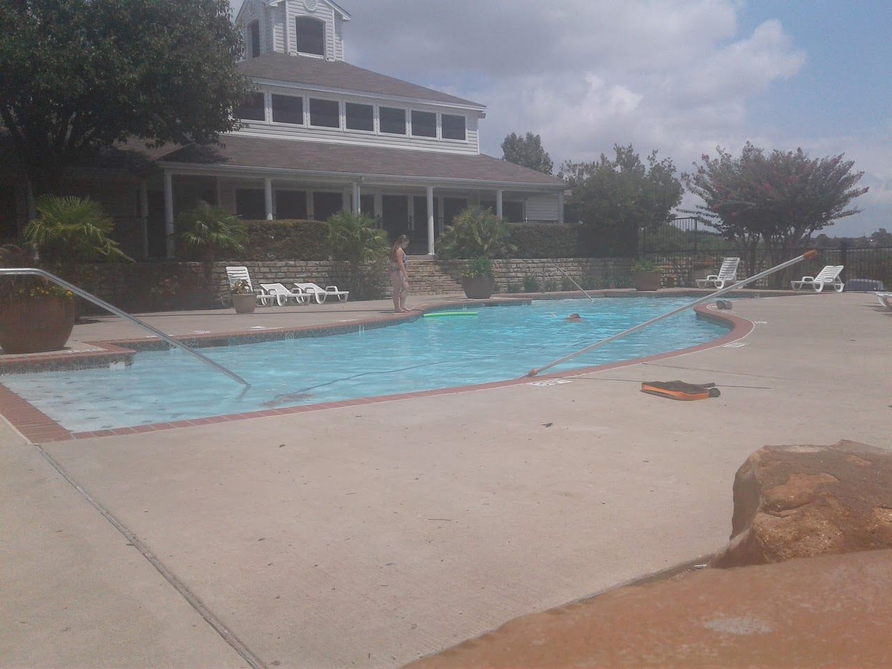 Lago Vista Apts