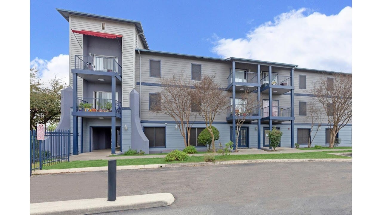 Lago Vista Village