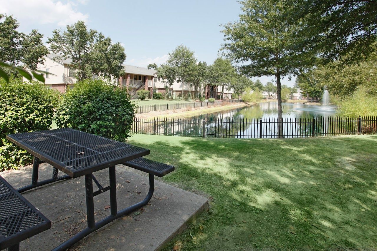 Lake Pointe Apts