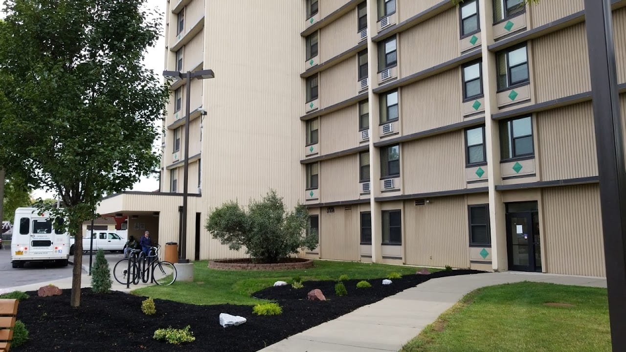 Lake Ravine Apts