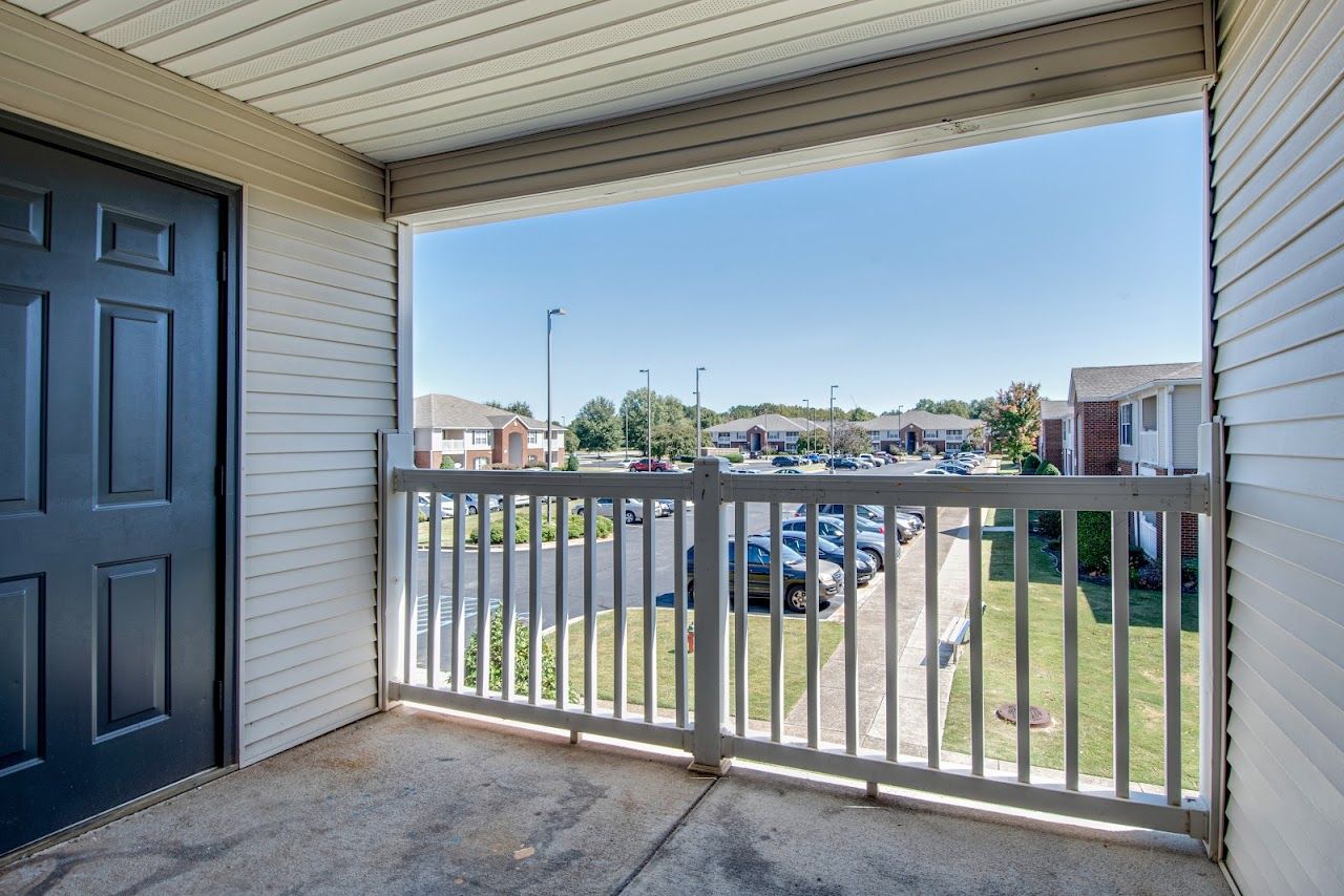 Lakeshore Crossing Apts
