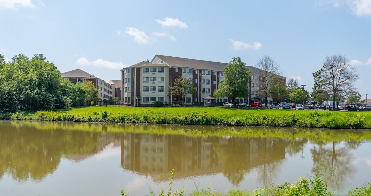 Lakeside Apts