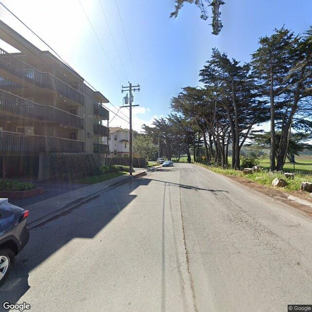 Lakeside Apts