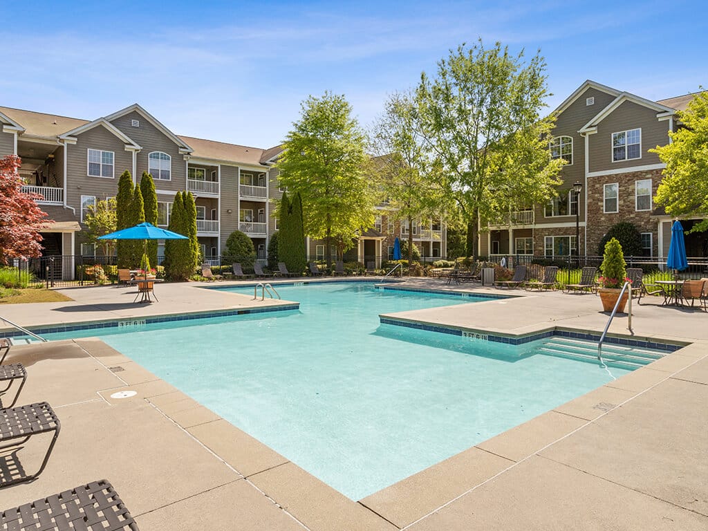 Lakeside Vista Apartments